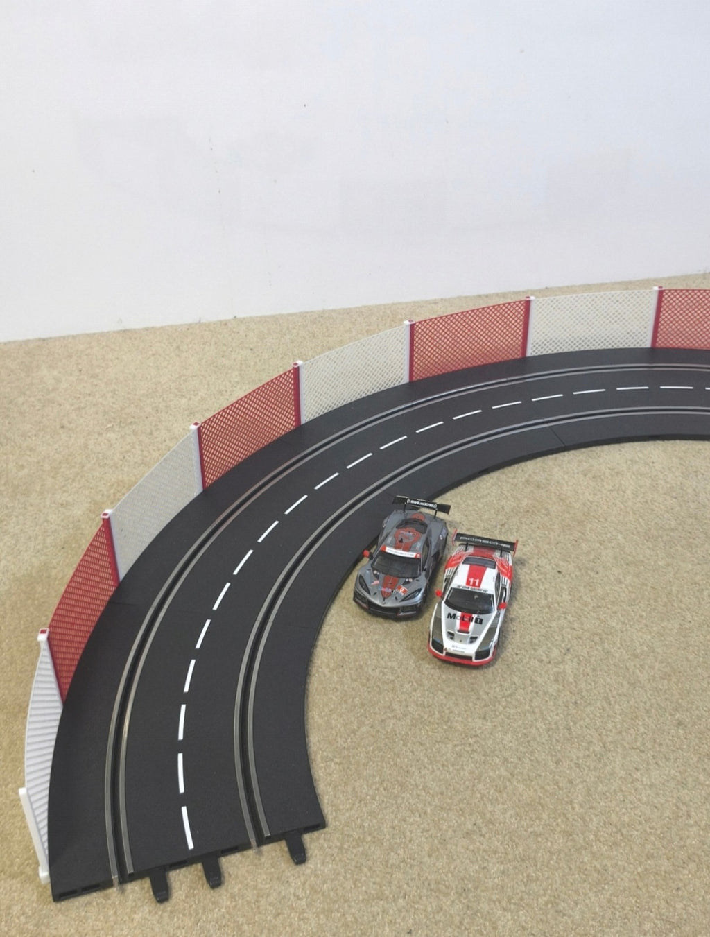 1:32 Carrera Digital Slot Car Track Catch Fence -red & white kit-1.6 Metres!