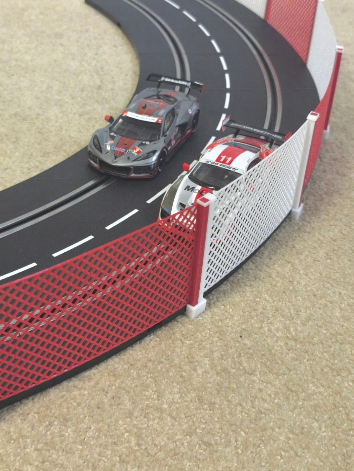 1:32 Carrera Digital Slot Car Track Catch Fence -red & white kit-1.6 Metres!