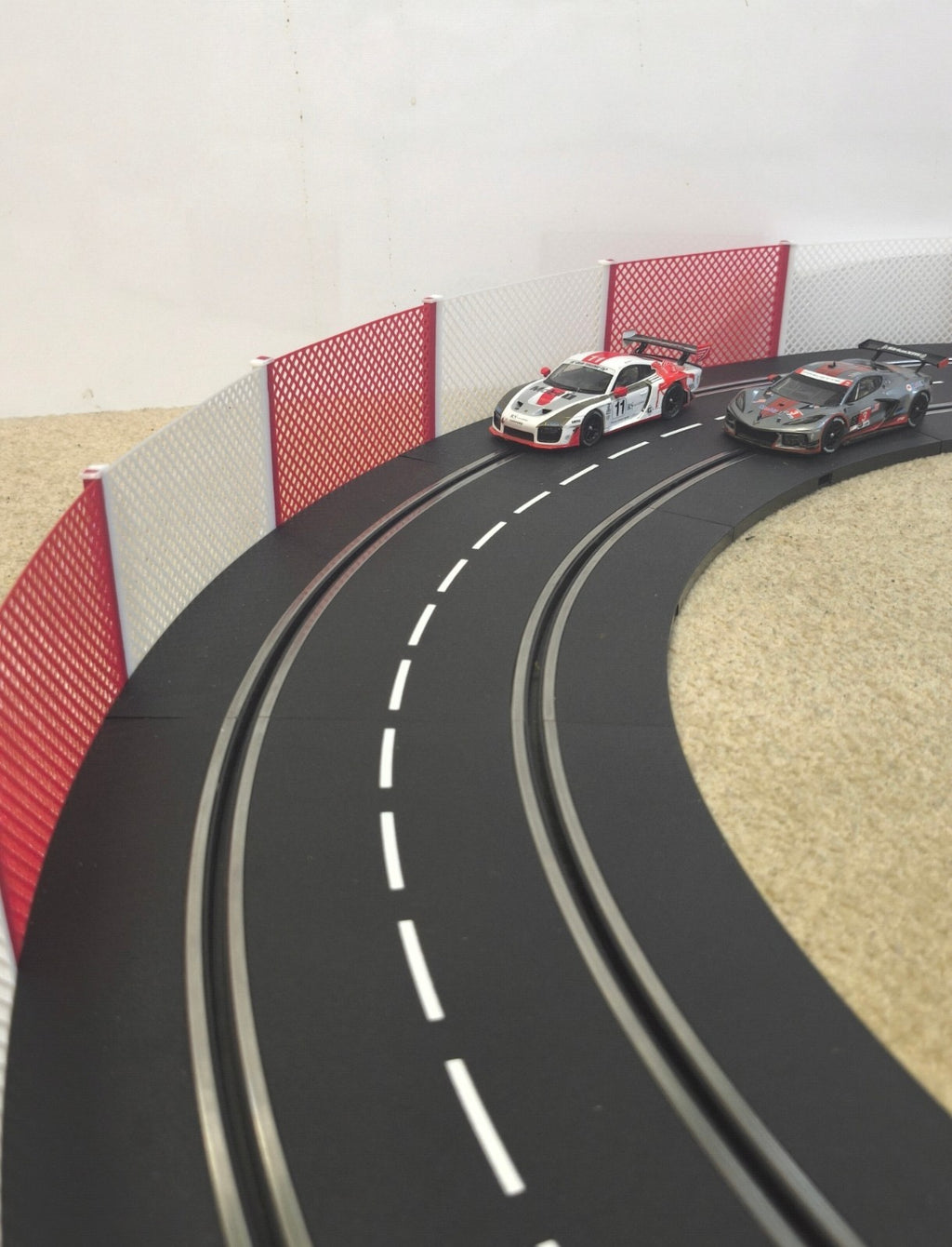 1:32 Carrera Digital Slot Car Track Catch Fence -red & white kit-1.6 Metres!